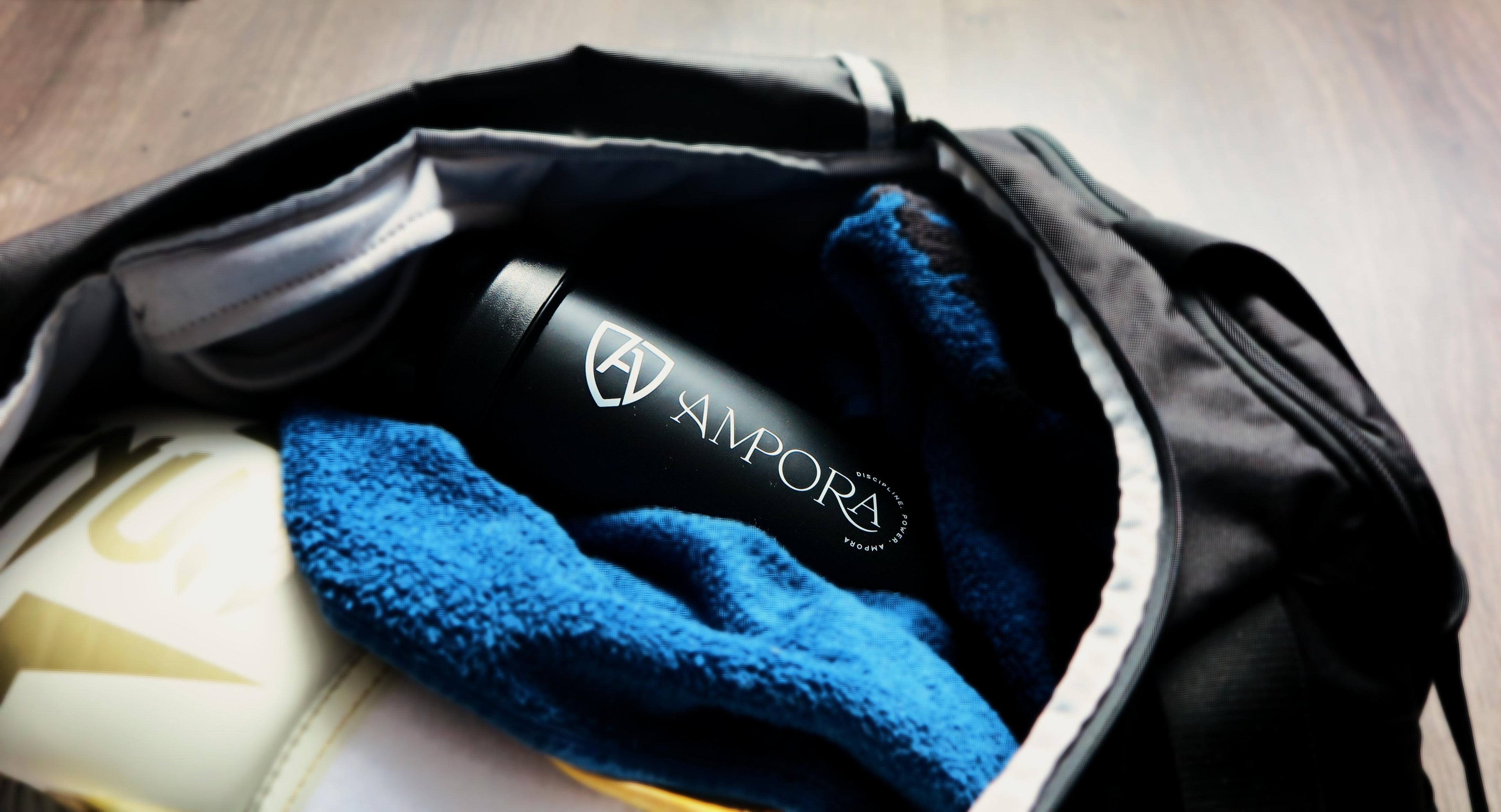 Ampora 600ml Premium Shaker Zwart – met Shakerbal